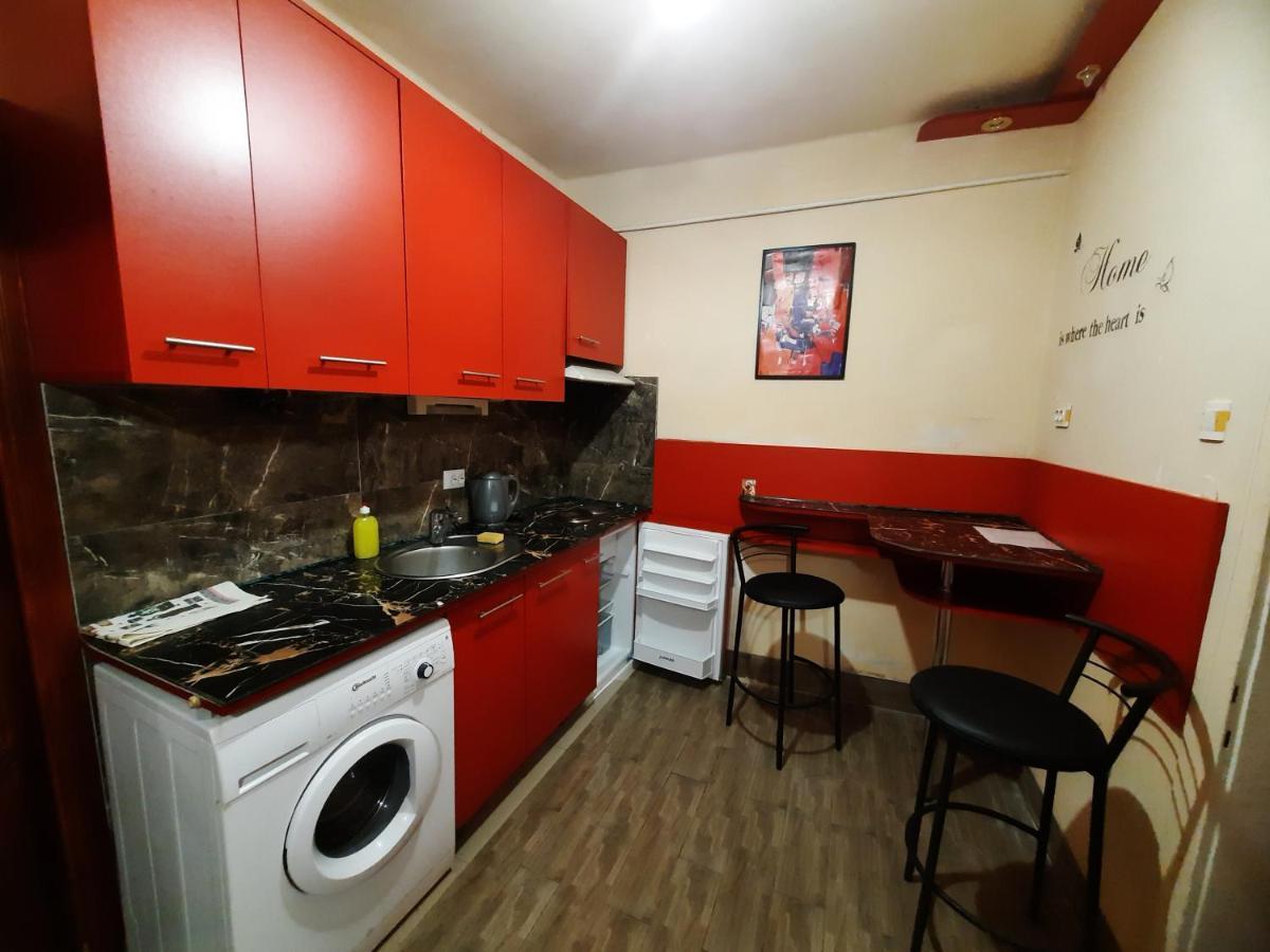 Midnight Cats' Apartment In Rynok Square Світло Є Завжди! Lviv Dış mekan fotoğraf
