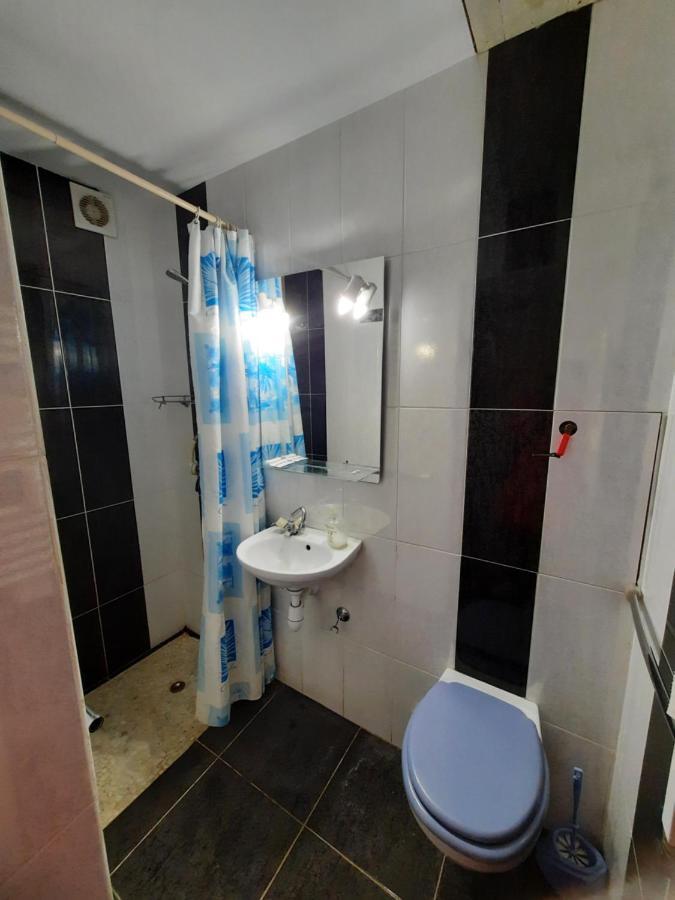 Midnight Cats' Apartment In Rynok Square Світло Є Завжди! Lviv Dış mekan fotoğraf